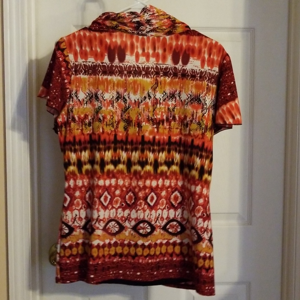 Top/blouse. - Picture 2 of 3